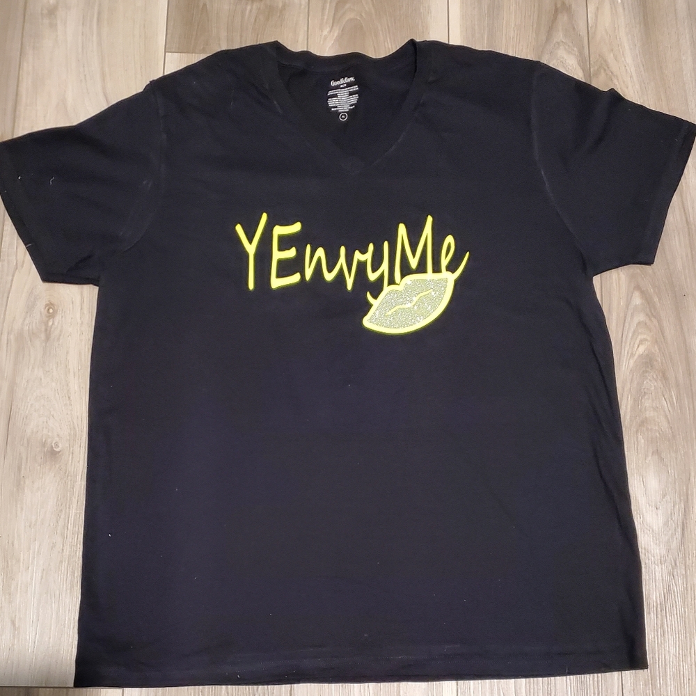 Custom V-Neck YEnvyMe t-shirt with lips